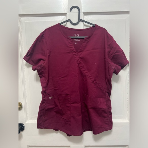 NRG by Barco Burgundy Maroon Women's Large Scrub Top - Picture 3 of 3